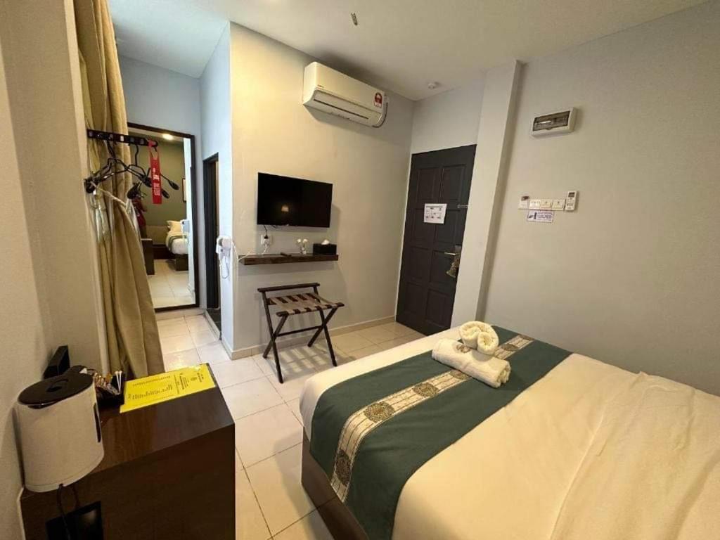 R Hotel Langkawi Kuah Esterno foto